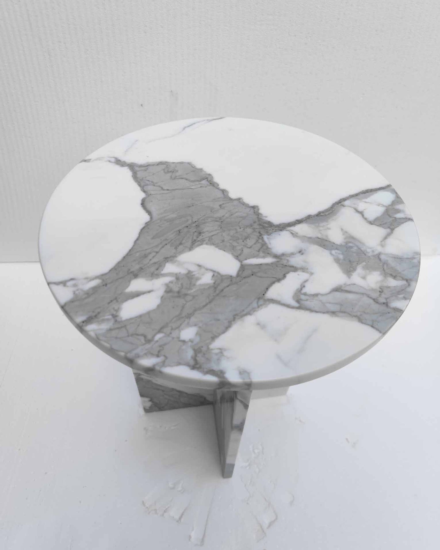 Calaeatta White Polished Side Table