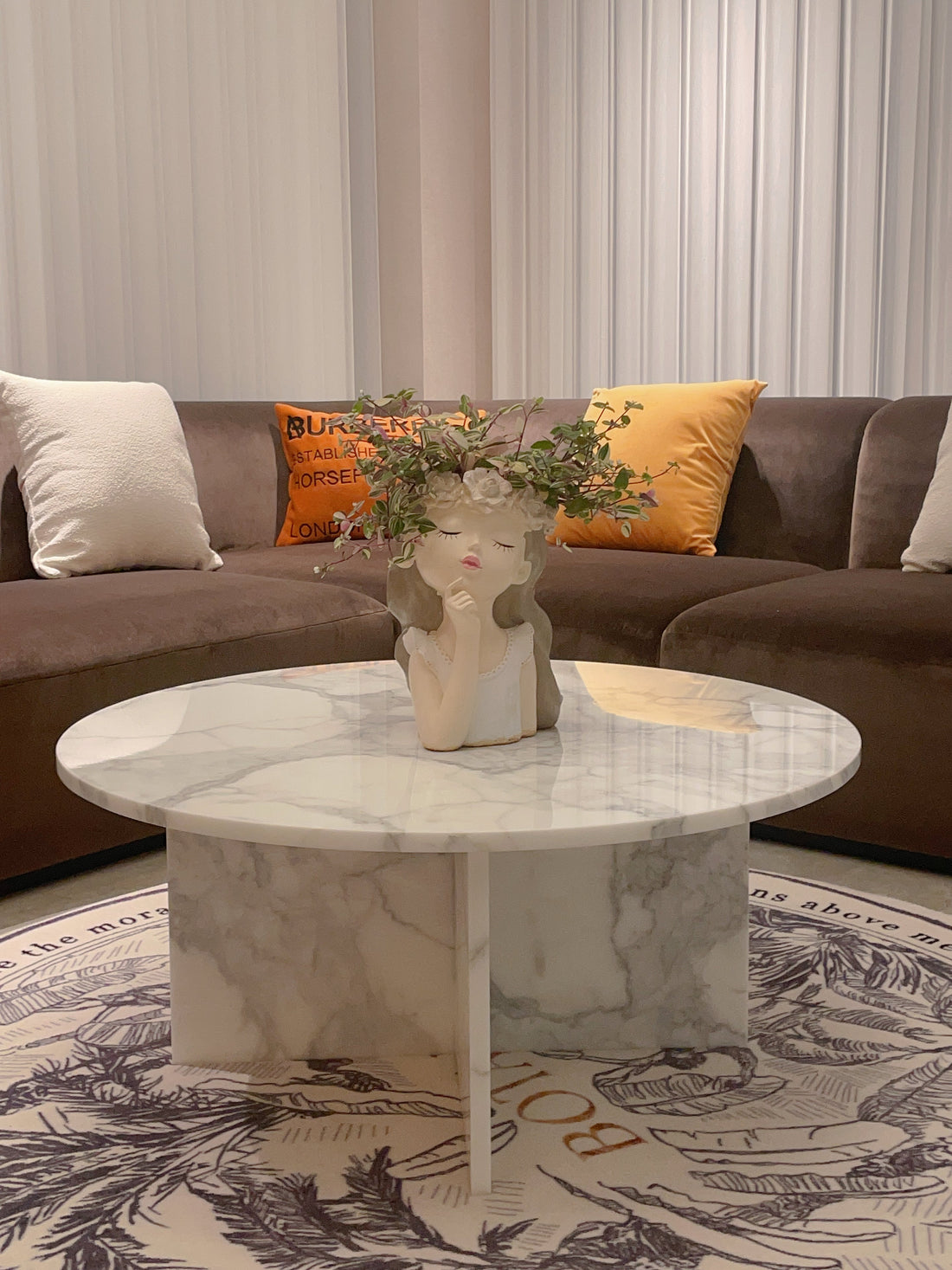 How to Style a Marble Coffee Table: A Designer’s Guide