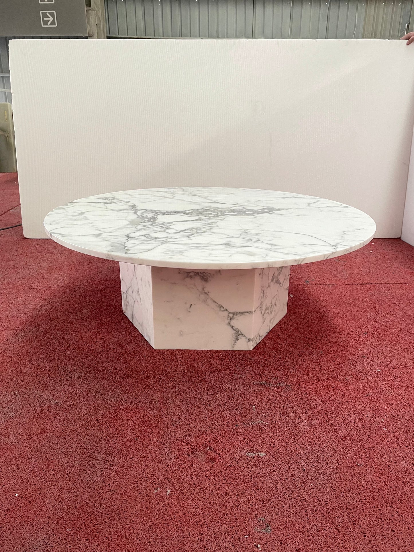 Bianco Statuario Venato Round Coffee Table