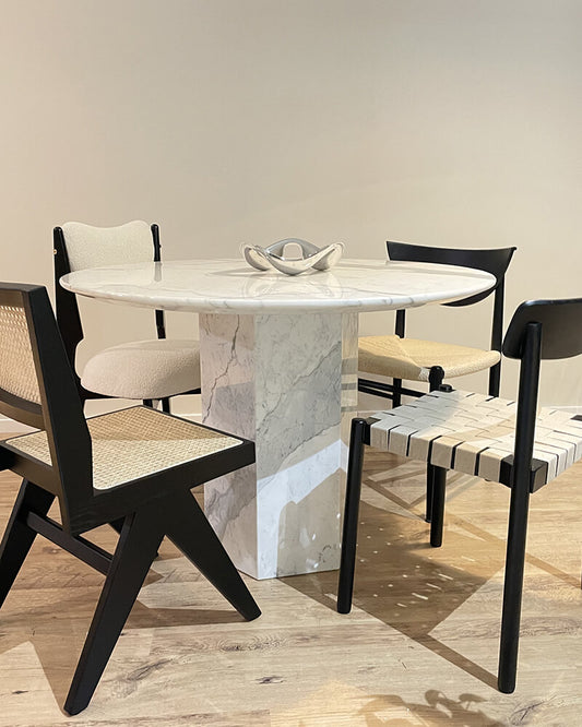 Natural Marble Bianco Statuario Venato Round Dining Table